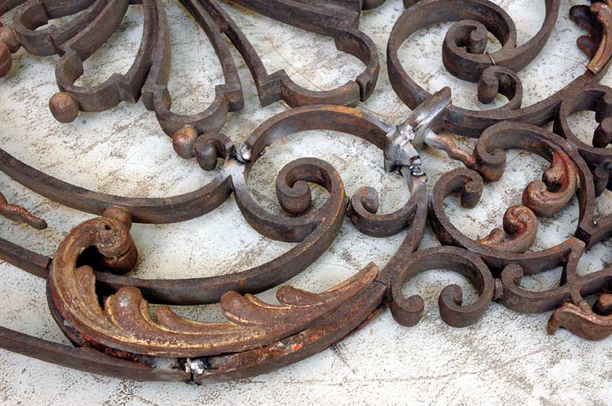 Door gates in cast iron and wrought iron.-11