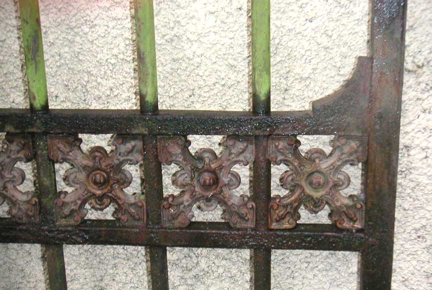 Door gates in cast iron and wrought iron.-13
