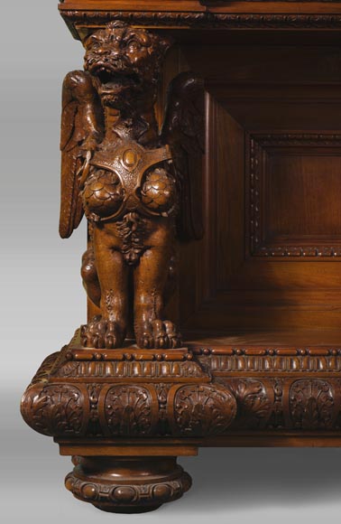 A sumptuous sculpted credenza coming from an exceptional furniture set realized by Moses Michelangelo Guggenheim for the Palazzo Papadopoli in Venice, Italy-3