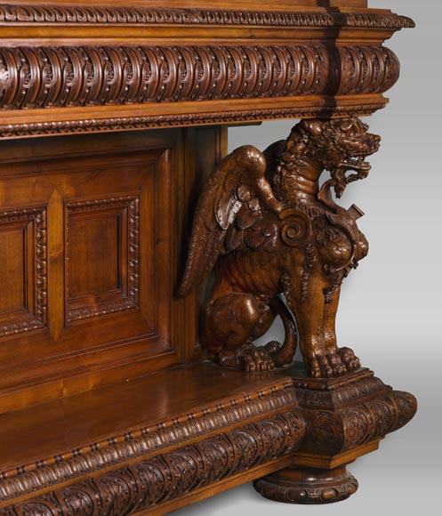 A sumptuous sculpted credenza coming from an exceptional furniture set realized by Moses Michelangelo Guggenheim for the Palazzo Papadopoli in Venice, Italy-14