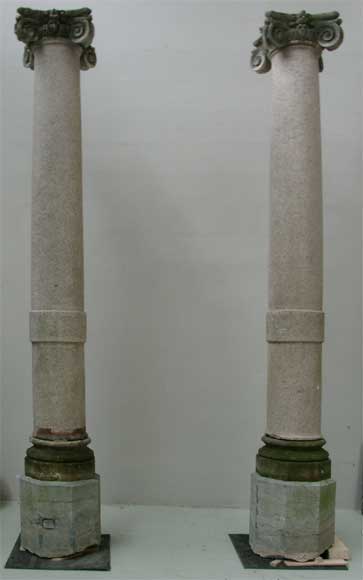 Pair_of_granite_columns_with_ionic_style_capitals.jpg