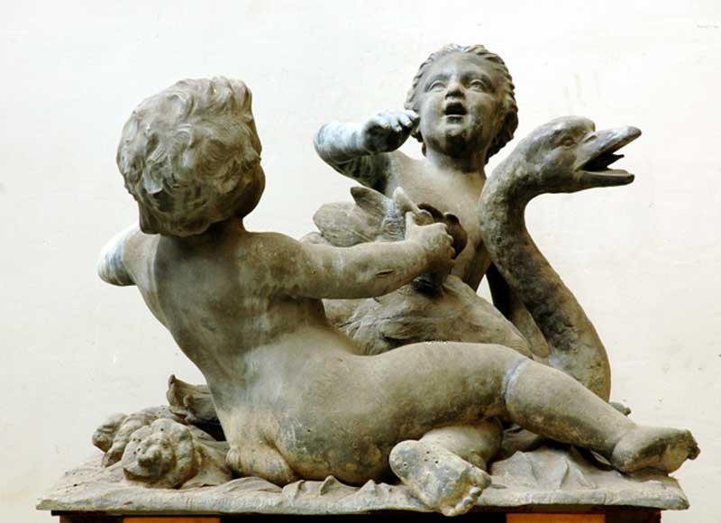 Pair_of_lead_putti_fountains.jpg