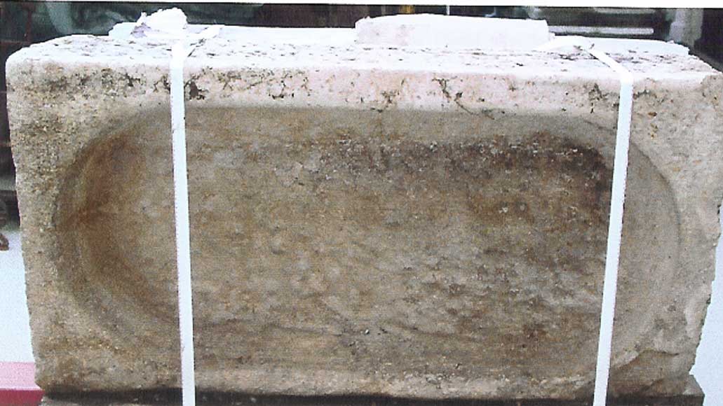 18th_century_marble_sink.jpg