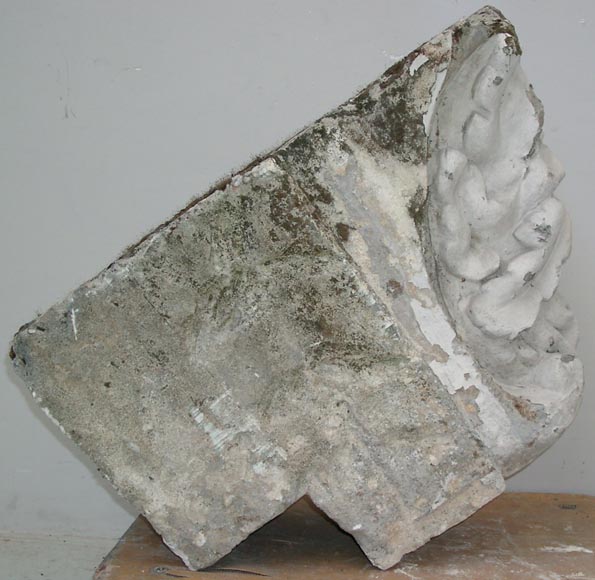 Antique keystone in sculpted stone-3