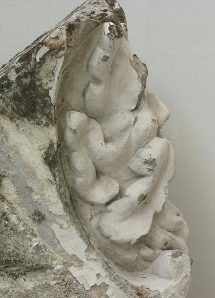 Antique keystone in sculpted stone-4