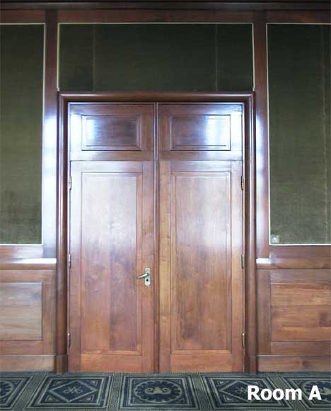 Three_Sue_et_Mare_panelled_rooms.jpg