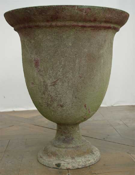 Cast_iron_vase.jpg