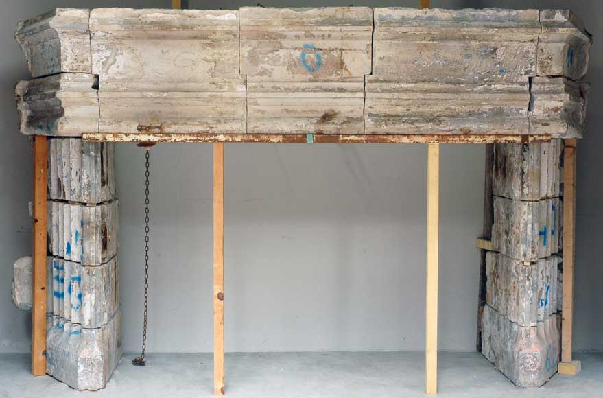 Stone_fireplace_mantel_from_the_15th_century.jpg