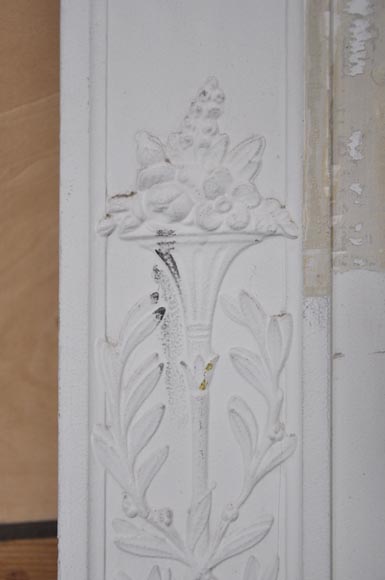 Antique Louis XVI style overmantel with a frieze of laurel and ovals-5