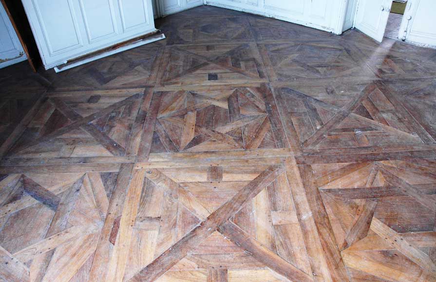Paneled room and rare parquet flooring from the 18th century-21