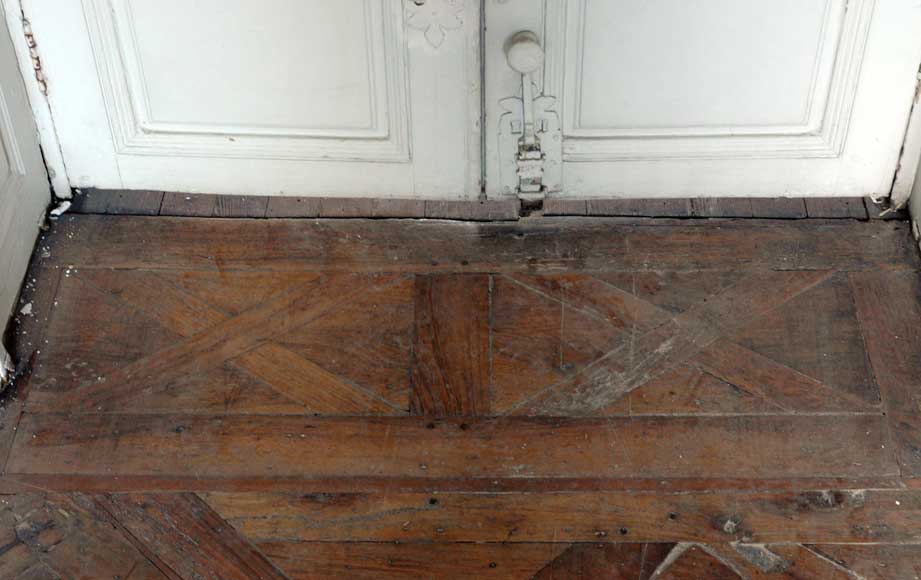 Paneled room and rare parquet flooring from the 18th century-22