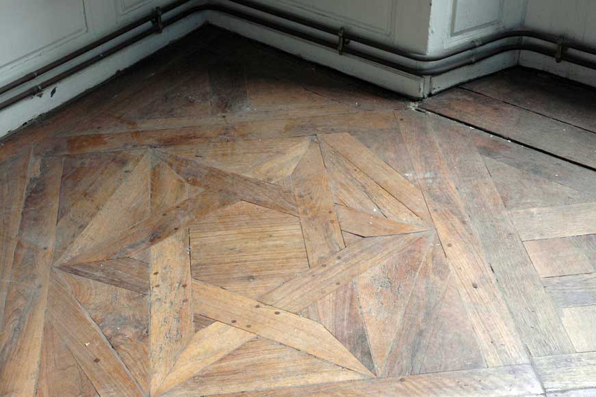 Paneled room and rare parquet flooring from the 18th century-25