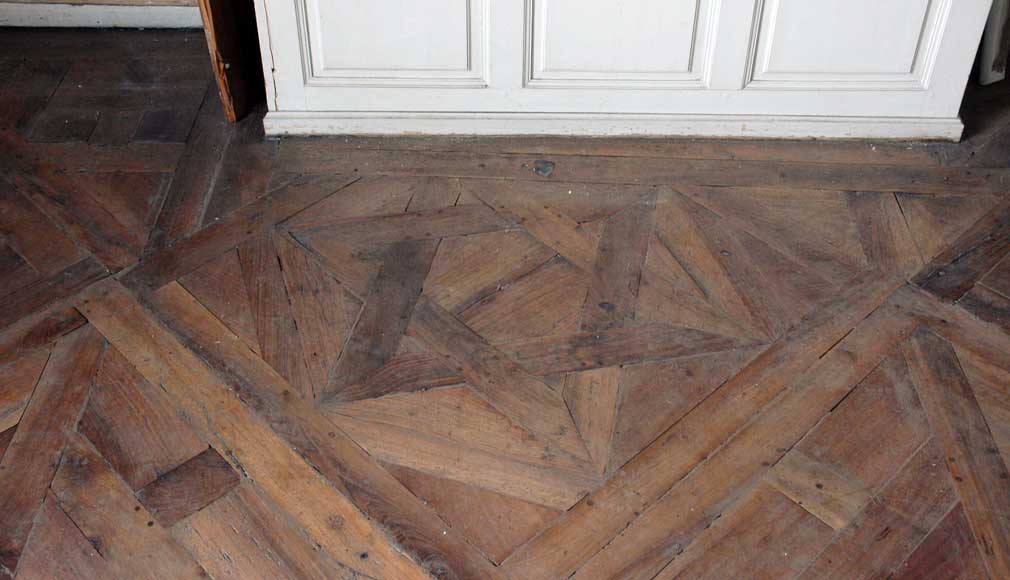 Paneled room and rare parquet flooring from the 18th century-28
