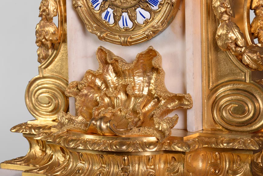 Maison DENIERE - Napoléon III style fireplace insert, in marble and gilded bronze, with children-8