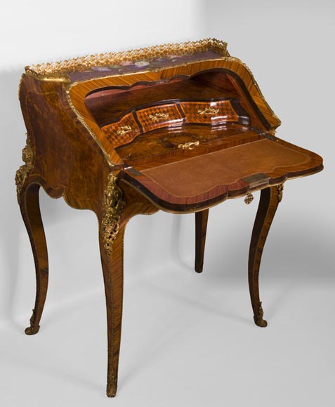 Alphonse GIROUX et cie and Julien-Nicolas RIVART (1802-1867) - Gorgeous writing desk with espagnolettes and decoration of roses in porcelain inlays-4