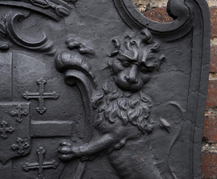 Beautiful antique cast iron fireback with the Cléron family coat of arms, 18th century-4