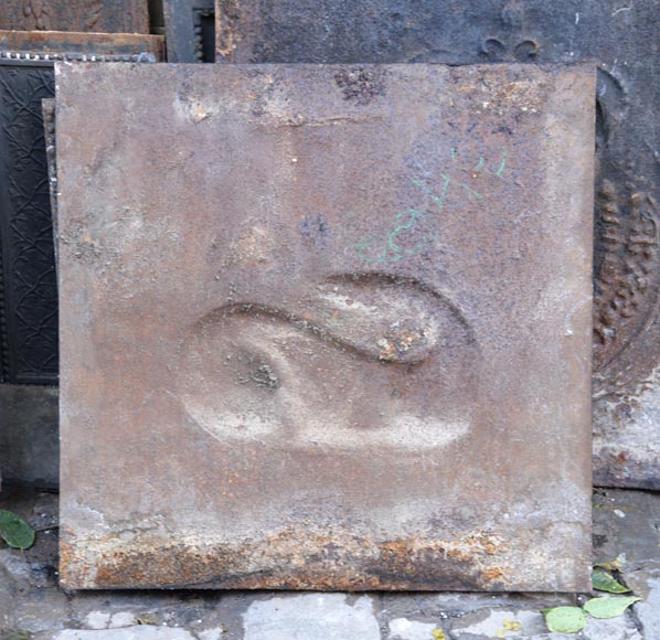 Cast iron fireback with the Salamander of King Francis Ist, 20th century-5