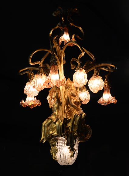 Beautiful antique Art Nouveau style chandelier in gilt bronze and molded glass with languid bodies and nine lights-1