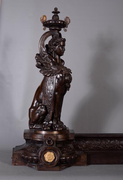 Société du Val d’Osne (att to), After a model by Eugène Frédéric Piat (1827-1903) - Fire fender in cast iron and gilt bronze with female sphinxes