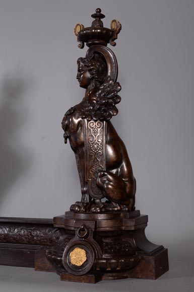 Société du Val d’Osne (att to), After a model by Eugène Frédéric Piat (1827-1903) - Fire fender in cast iron and gilt bronze with female sphinxes