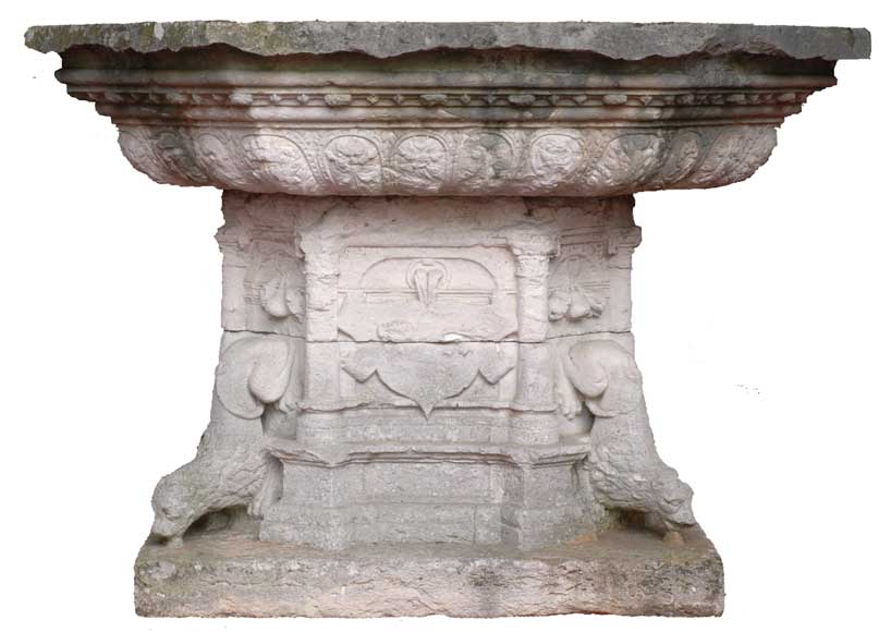 Renaissance_table_in_sculpted_stone.jpg