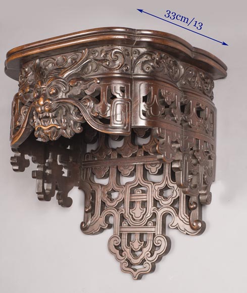 Pair of Far Eastern wall brackets with dragon decoration.-5
