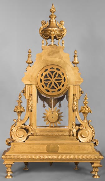 Louis XVI style clock, in gilded bronze-8