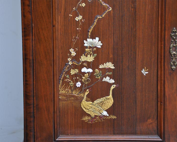 Japanese style display cabinet with birds-9