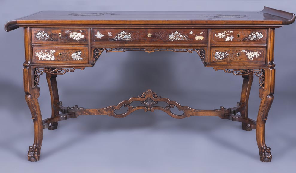 Maison des Bmbous Alfred PERRET and Ernest VIBERT (attributed to) - Japanese flat desk with mother-of-pearl and ivory decoration-0