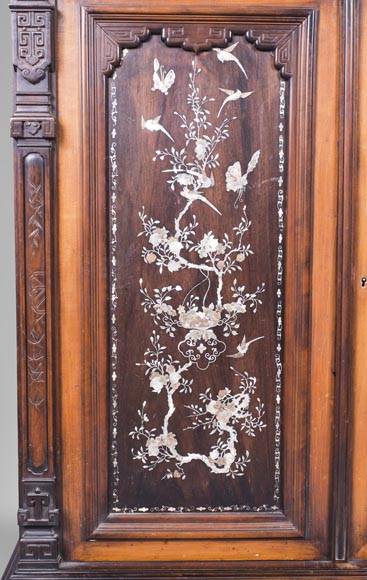 Japanese style cabinet bottom decorated with birds and mother-of-pearl butterflies-3