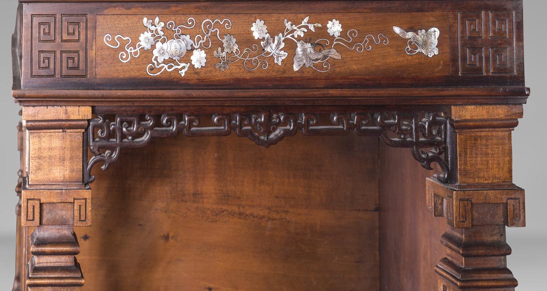 Shelves cabinet of Far Eastern inspiration, decorated with floral vases in mother-of-pearl and ivory-6