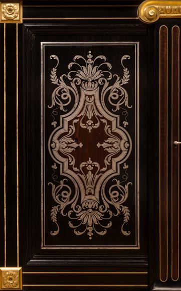 L'ESCALIER DE CRISTAL - Display cabinet in metal marquetry and bronze ornaments-3