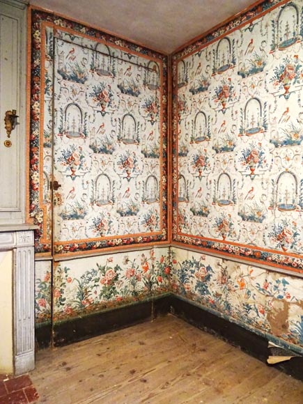 A beautiful set of polychrome wallpaper from a room-0