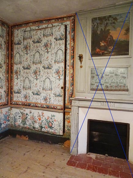 A beautiful set of polychrome wallpaper from a room-6