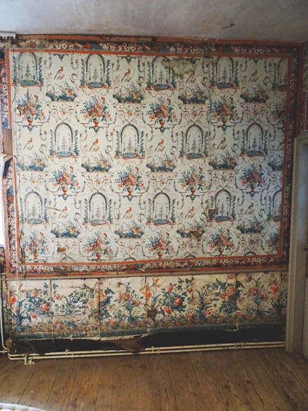 A beautiful set of polychrome wallpaper from a room-9