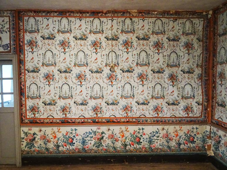 A beautiful set of polychrome wallpaper from a room-11