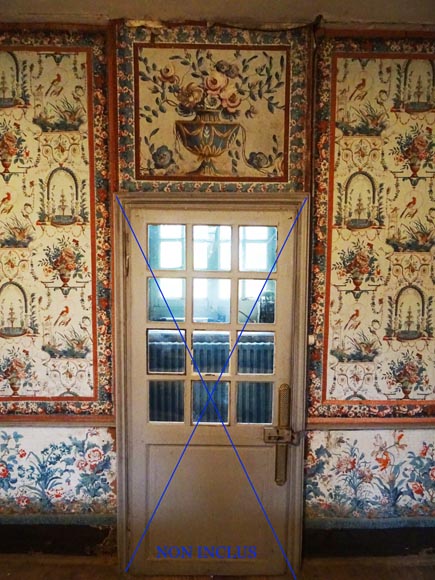 A beautiful set of polychrome wallpaper from a room-13