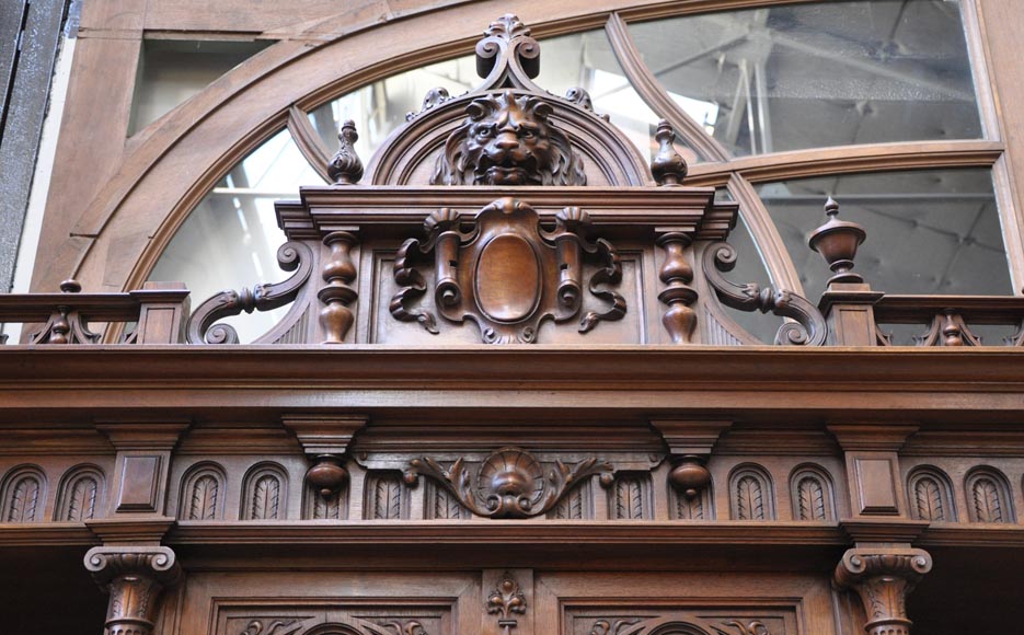 Large Neo-Renaissance style buffet in carved walnut with Louis XII and Francis I of France emblems-4