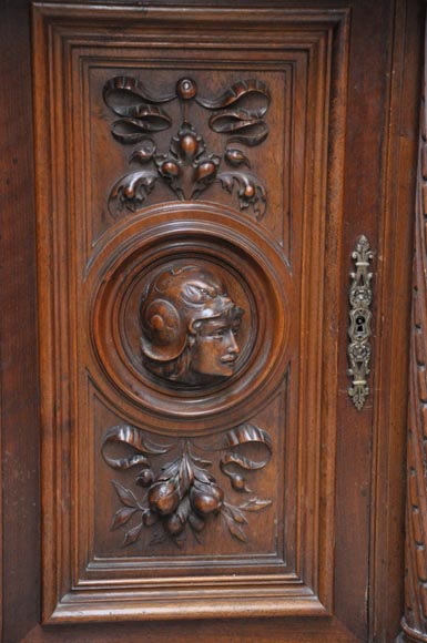 Large Neo-Renaissance style buffet in carved walnut with Louis XII and Francis I of France emblems-10