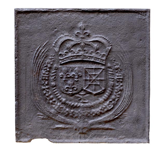 18th century fireback with French and Navarre arms-0