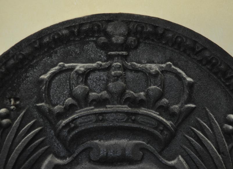 Antique cast iron fireback with French coat of arms, 19th century-2
