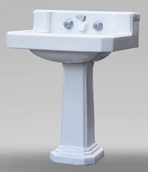 Earthenware washbasin on column-1