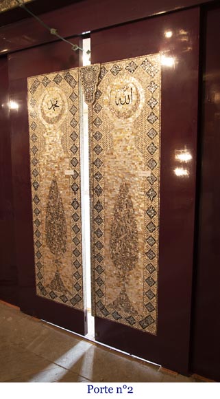 Pair of lacquered sliding double doors with orientalist mother-of-pearl decor-11