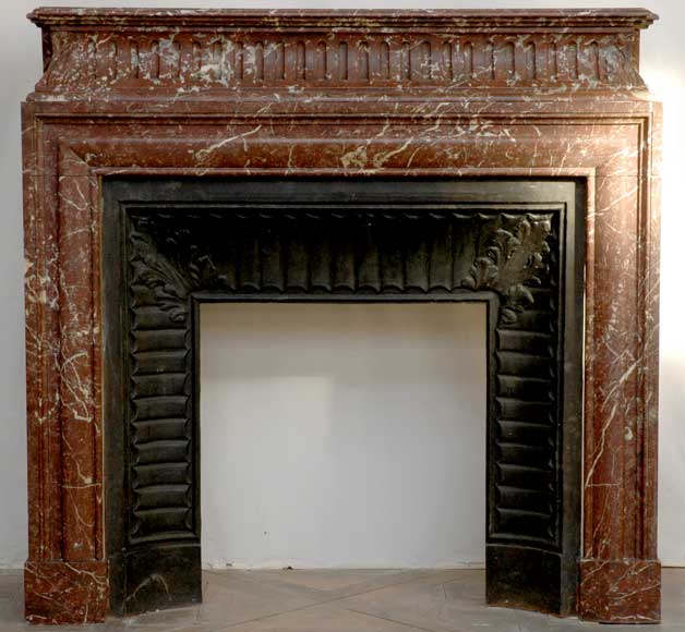 Red_from_Flanders_marble_with_acroterion_.jpg