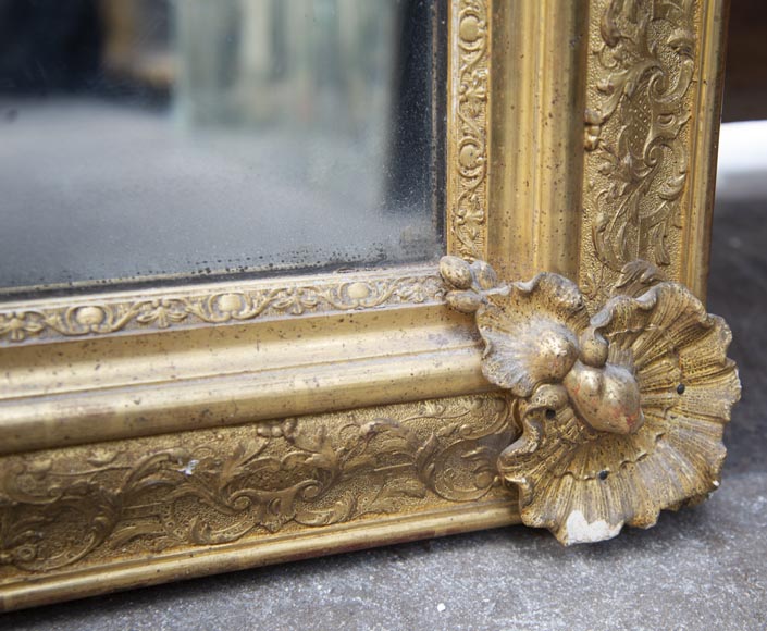 Antique gilded trumeau from the Restoration period decorated with shells-4