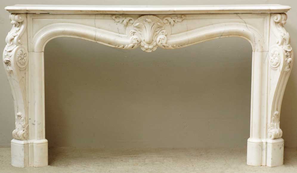 Louis_XV_white_marble_mantel_from_the_late_18th_century.jpg
