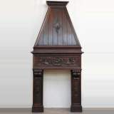 Sculpted oak mantel piece with hood  - Reference 1252&nbsp;Width&nbsp;4' 4'' &nbsp;Height&nbsp;9' 4'' ¼