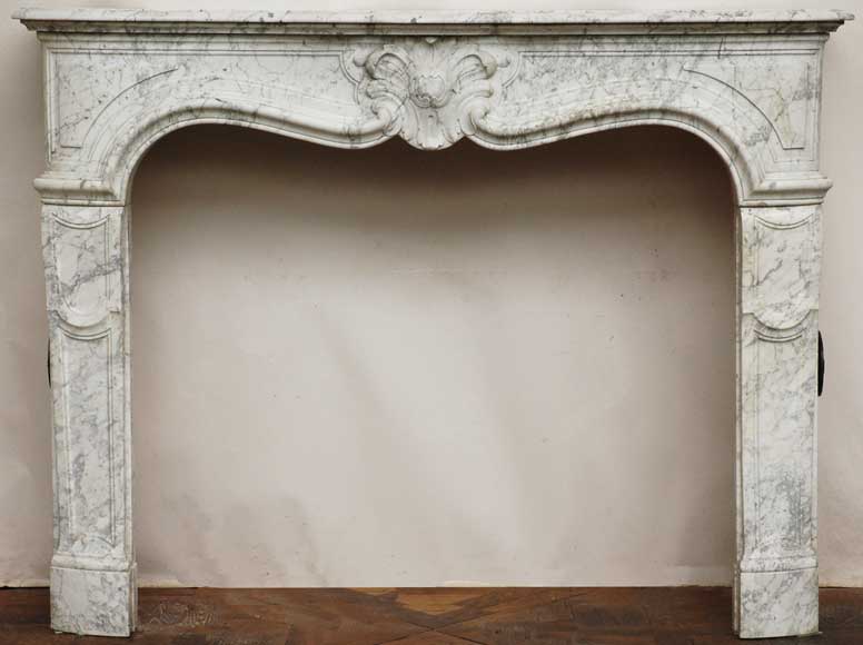 White_Regence_fireplace_mantel.jpg