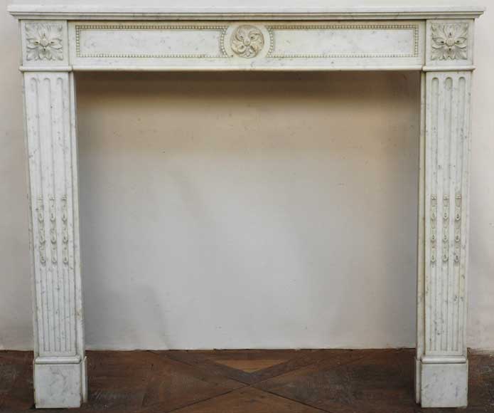 White_marble_Louis_XVI_mantel.jpg