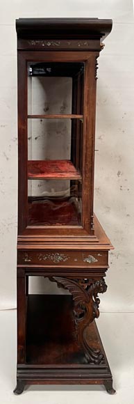 Gabriel VIARDOT, Japanese display case with chimera feet and mother-of-pearl decoration-3